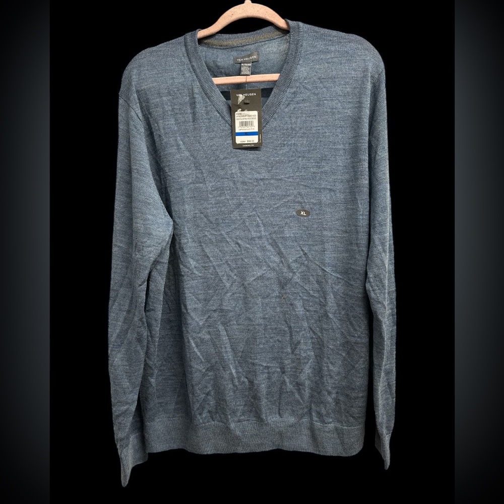 Vanheusen v neck shirt size XL